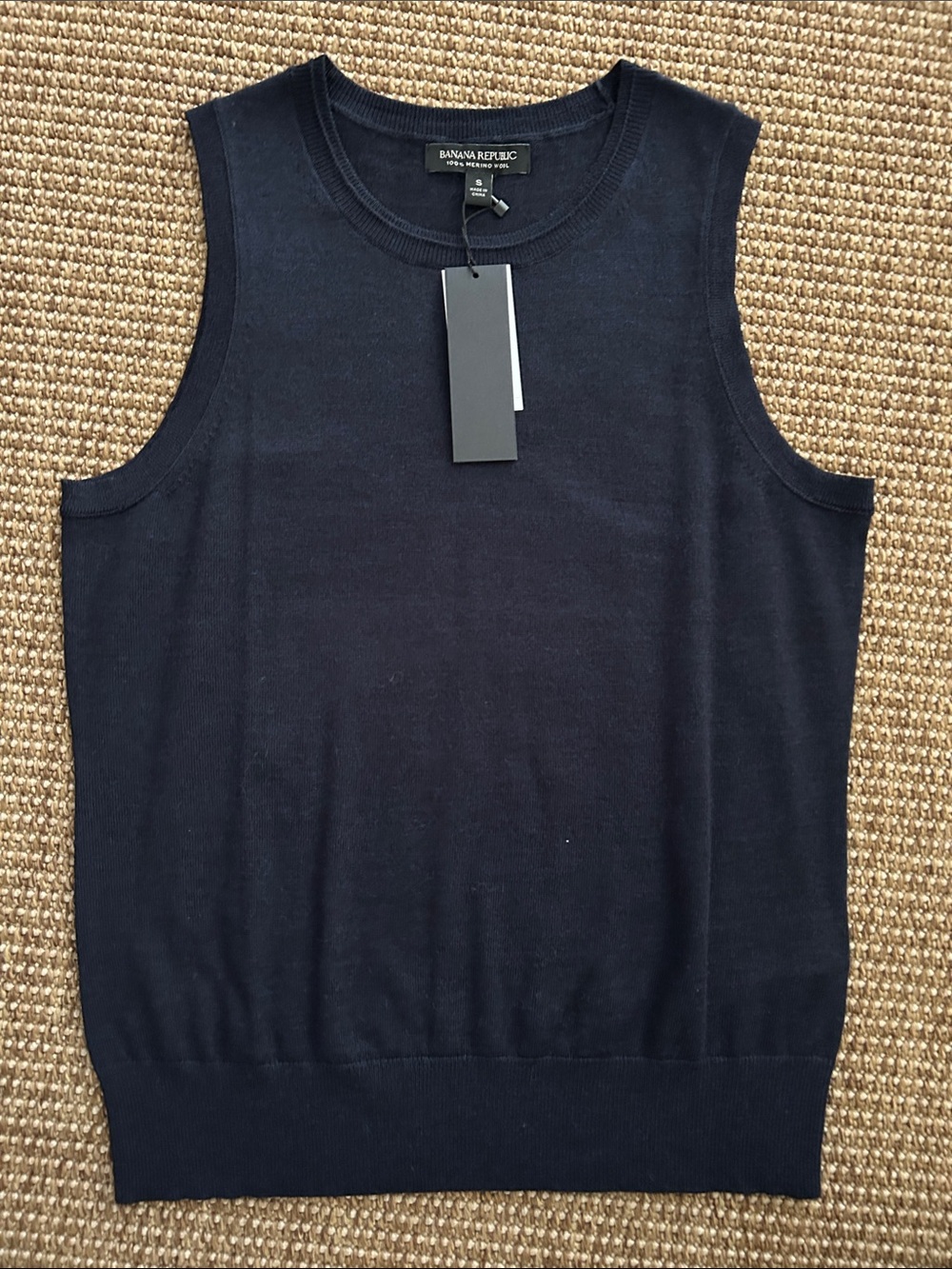 Banana Republic Navy sleeveless crew neck sweater - NWT- size Small